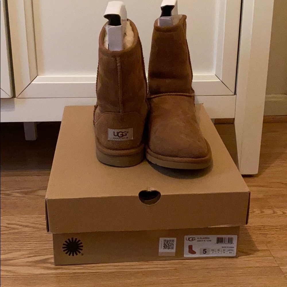UGGS